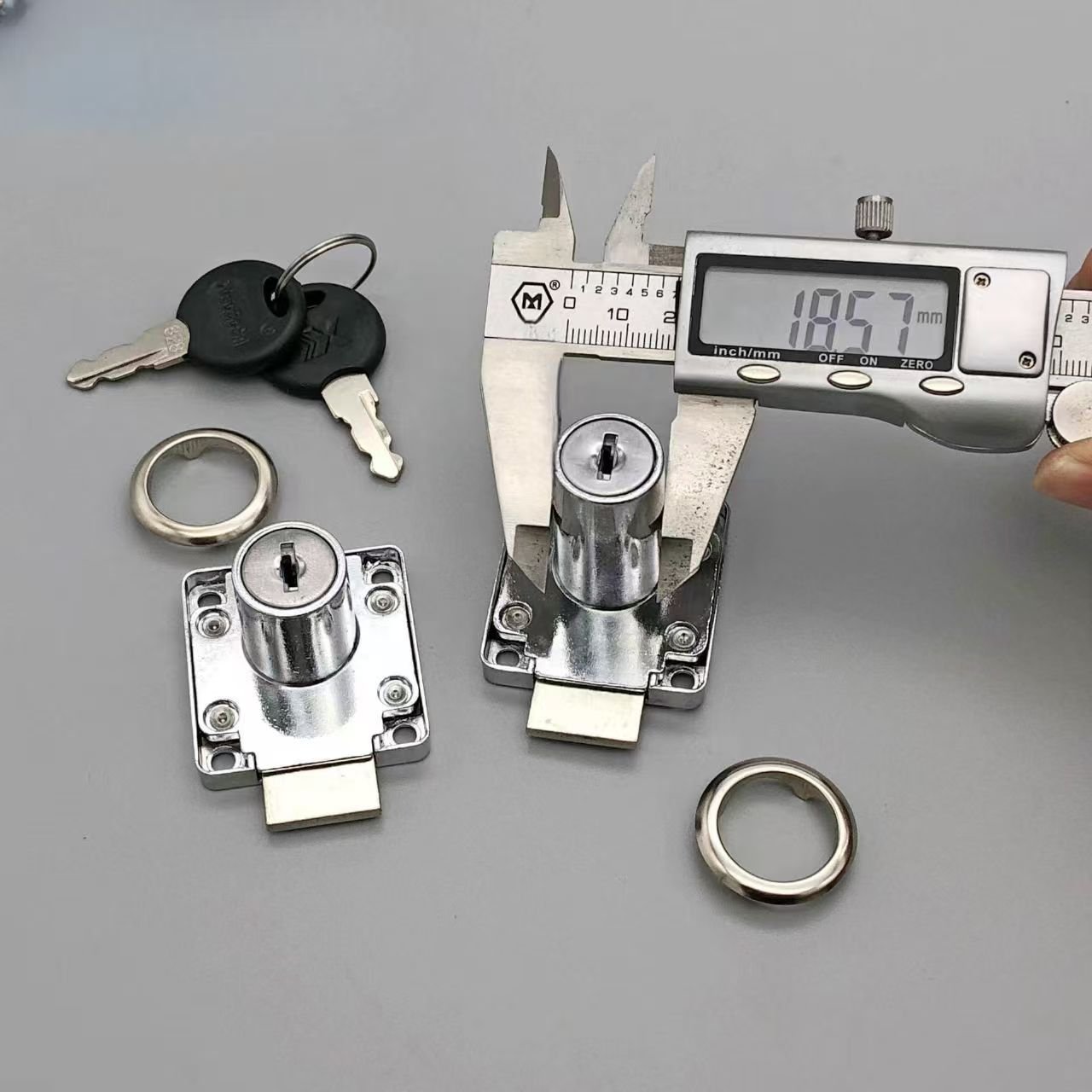 Office desk drawer lock - Image 2